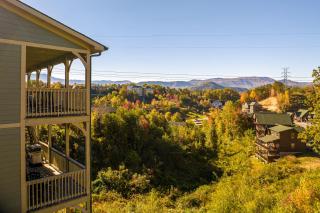 Southern Comfort Lodge-in Pigeon Forge, sleeps 18-7BR 6BA luxury cabin, w FREE attraction ticket! - 2