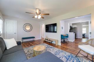 Fayetteville Retreat with Yard - Walk to Campus! - Fayetteville - 0