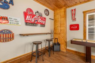 Waterfall Woods Lodge 4 br, 5 bath property including tiny house suite, private waterfallcreek! - 3