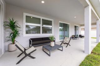 Modern 5BR Getaway, PS5 & Board Games - Port St. Lucie, Florida - Carlton - 8