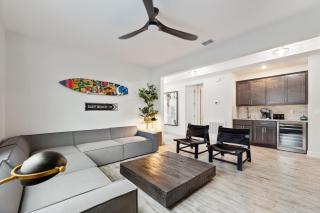 Modern 5BR Getaway, PS5 & Board Games - Port St. Lucie, Florida - Carlton - 4