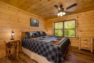 Sweet Mountain Memories Relax affordably cozy cabin with hot tub, game room, and mountain views! - Cosby - 5