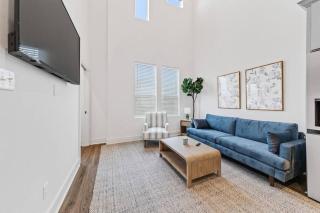 Cypress House*Cozy, Chic, and yours to book now! - 7