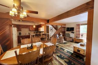 Shady Pines- Cozy Mountain Retreat - 4