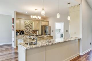 Waterfront Lake Norman Retreat w/ Dock + Hot Tub! - 5