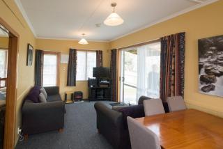 Accommodation Fiordland -The Three Bedroom House at 226A Milford Road - Te Anau - 9