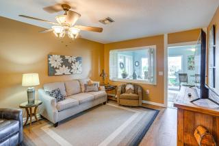 Auburndale Vacation Rental with Yard and Lake Views - Auburndale - 6