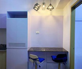 Homey 1-Bedroom w/ Balcony - Manila - 4