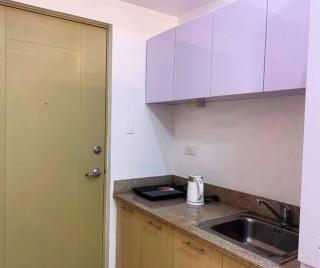 Homey 1-Bedroom w/ Balcony - Manila - 2