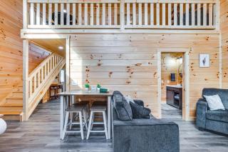 Modern Salineville Cabin on 13 Acres with Fire Pit! - 6