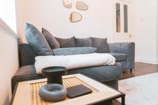 Mideyah Stays - 3 Bed Comfy House - Cardiff - 8