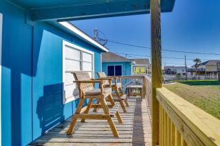 Second-Row Surfside Beach House Newly Renovated! - Surfside Beach - 9