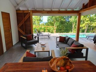 Lodge belle nature, piscine privée, grand jardin, 900 m de la plage de grande anse - 2