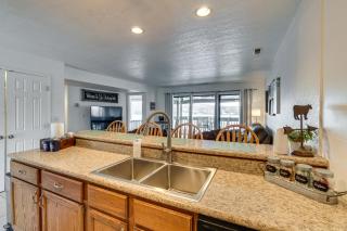 Screened Balcony and Views Modern Osage Beach Condo - Osage Beach - 2