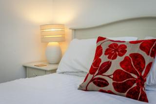 TRADITIONAL 3 BEDROOM QUIET DUPLEX FLAT BY HIGH ST, TRAMS and BUSES - JUST 1-5 MILES TO CENTRE - Edinburgh - 3
