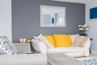 Book Now! 9beds, 25baths Family & Work Stay - Earley - 5