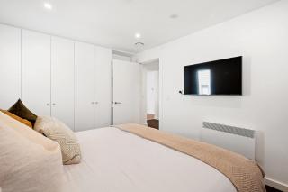 Lakeside Luxury 2 Bedroom Apartment - Wanaka - 6