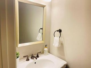 Centrally Located House in high-end neighborhood - Memphis - 1
