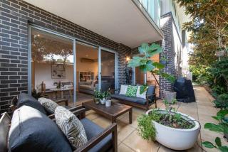 Heart of Hampton by the Beach - 8