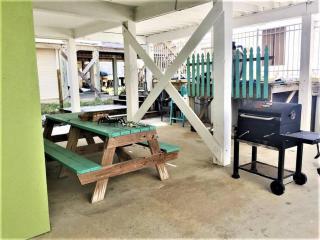 Dolphin View Duplex Side B - Beachfront Heated Pool -Gulf Shores Alabama - Near The Hangout - Gulf Shores - 4
