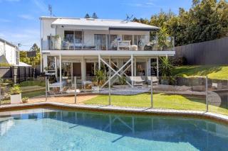 WHITE BEACH HOUSE High on Belmore, PETS welcome - Sunshine Beach - 1