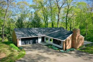 RiverEdge Haven Hot Tub, 5 Beds, Kayaks Near ND - 0