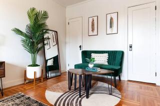 4 Bedroom Sun Drenched & Designer Home - 9