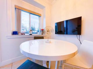 Spacious Family Oasis Minutes From Downtown Metrotown - 1