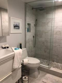 Special $$$! 2 Bedroom Oceanfront Condo in Hollywood/Hallandale Beach! - Hollywood - 4