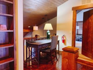 Luxury Northstar Home| hot tub| walk to ski lifts - Truckee - 7