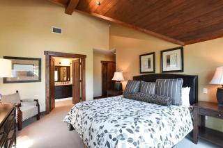 Luxury Northstar Home| hot tub| walk to ski lifts - 2