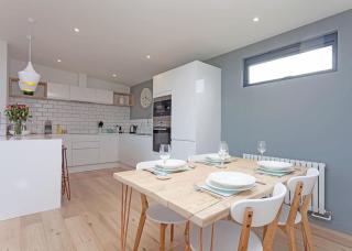 Swanborough Lakes Luxury Lodges - 1