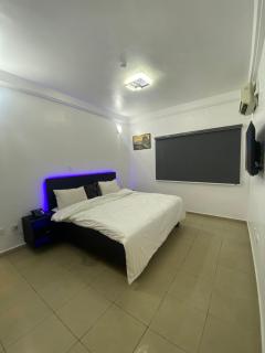 Timeless Apartment and Bar - Lagos - 4