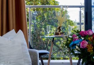 Chic Studio, Stunning Views! - 9