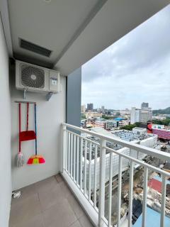 Studio Apartment Ciputra Nagoya - 4