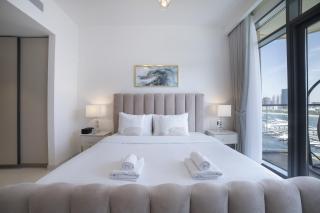 2BR Emaar Beachfront with Full Sea & Skyline Views - 6
