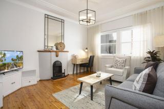 Coastal Living Just Metres From Coogee Beach - Sydney - 9