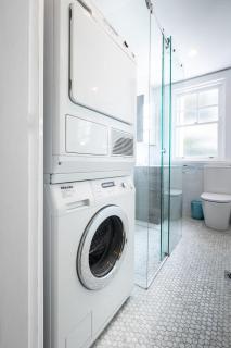Snug 1-Bed Unit Across from Bondi Beach - Sydney - 4