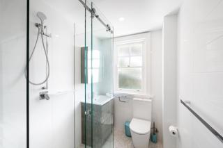 Snug 1-Bed Unit Across from Bondi Beach - Sydney - 6