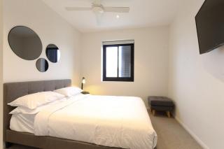 Comfy 2-Bedroom Apartment with a Clyde River View - Batemans Bay - 1