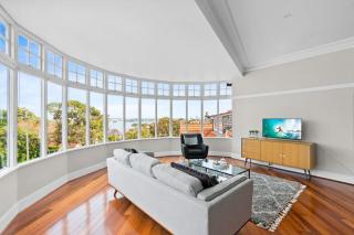 Huge Harbour View Apartment In Historic Home - 9