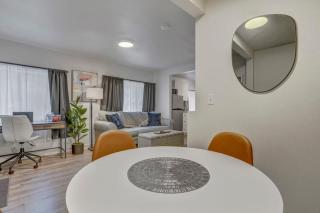 Euro Villa - Walkable Location Scenic Views - 2