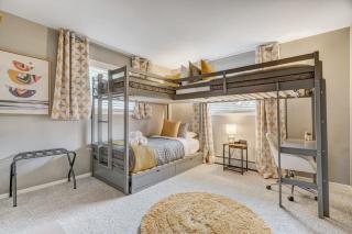 Pickleball Palace Courts & Games & Hot Tub & BBQ - 4