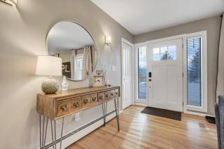 Pickleball Palace Courts & Games & Hot Tub & BBQ - 1