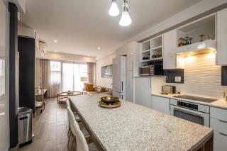 MENLYN-Entire luxury 2-bedroom en-suite apartment at Regency Hotel - Pretoria - 4