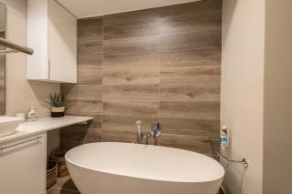 MENLYN-Entire luxury 2-bedroom en-suite apartment at Regency Hotel - 2