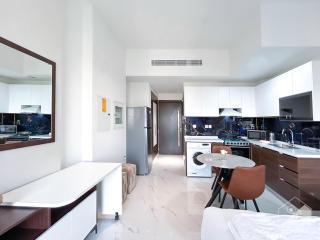 Stunning studio with Balcony in Arjan - Dubai - 2