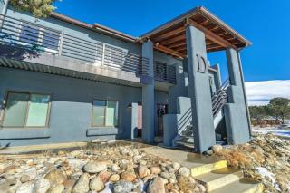 Princeton View - Posh Downtown King Workspace - 2