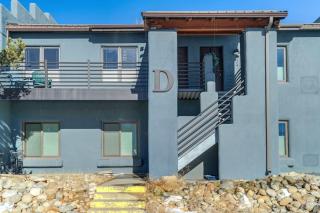 Princeton View - Posh Downtown King Workspace - 5