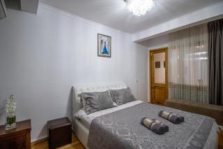 Cozy Apartment on Kostava - Tbilisi - 7